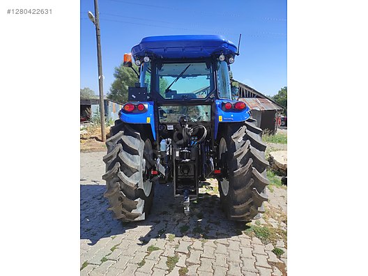 Machinery / Agricultural Machines / Tractors / New Holland / TD5.110