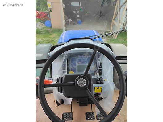 Machinery / Agricultural Machines / Tractors / New Holland / TD5.110