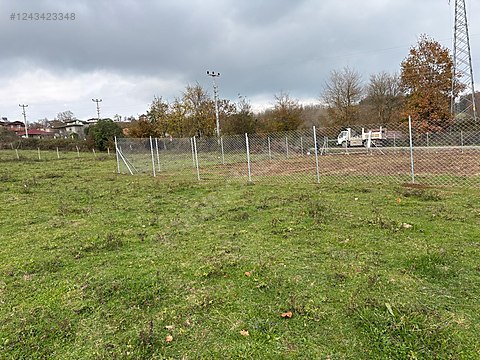 KANDIRA ÇAMKONAK DA CADDE ÜZERİNDE KÖY İMARLI 500m2...