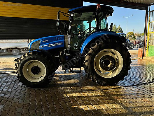Machinery / Agricultural Machines / Tractors / New Holland / TR5.120