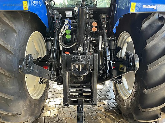 Machinery / Agricultural Machines / Tractors / New Holland / TR5.120