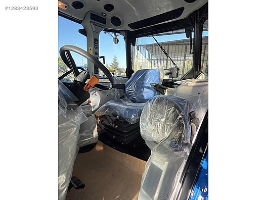 Machinery / Agricultural Machines / Tractors / New Holland / TR5.120