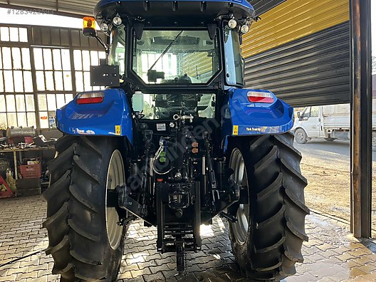 Machinery / Agricultural Machines / Tractors / New Holland / TR5.120