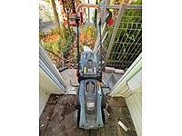 Çim biçme makinası