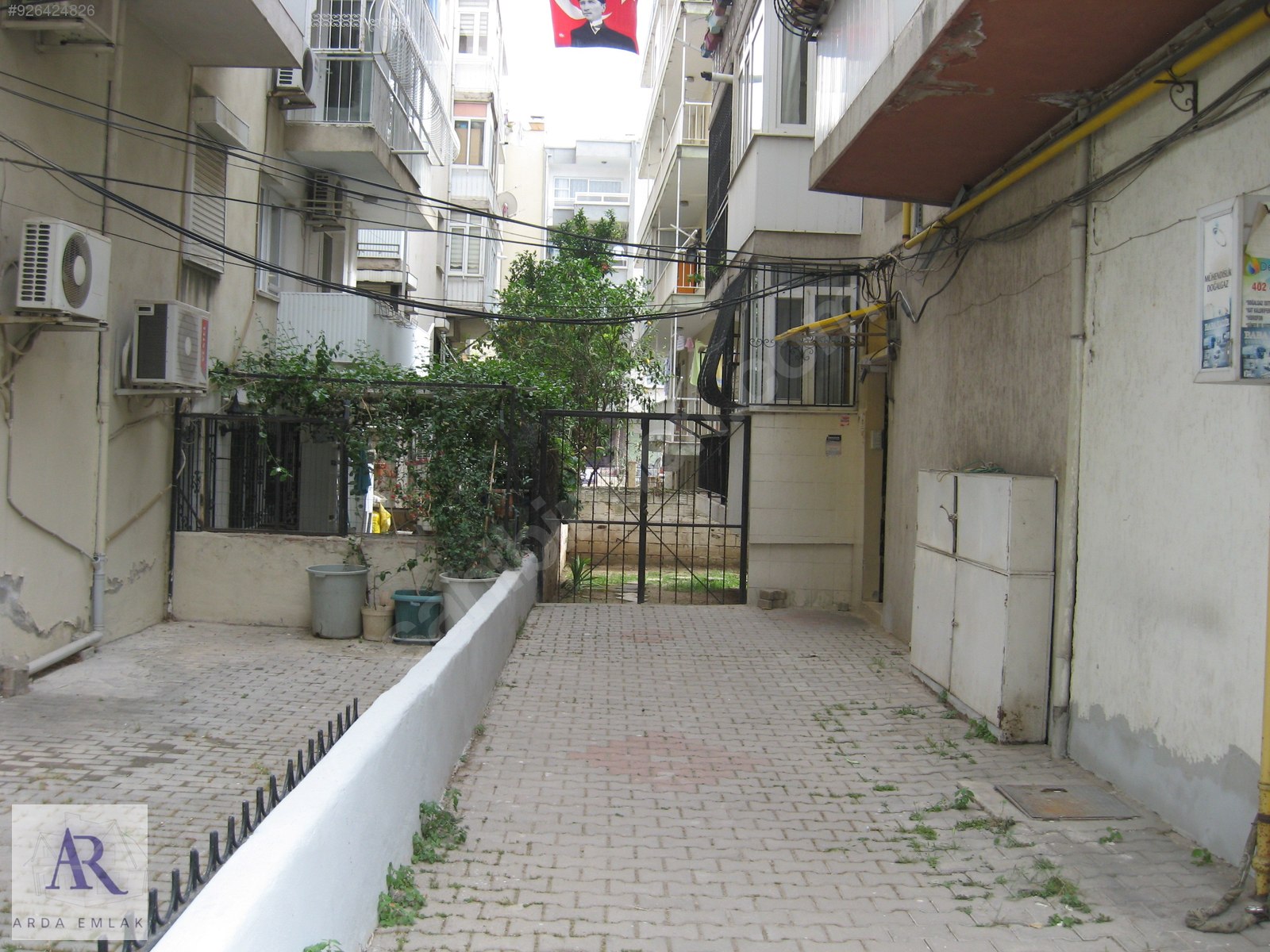 Karşıyaka Bahçelievler Eski Öğretmen Evi Sokağı Kiralık Daire Kiralık