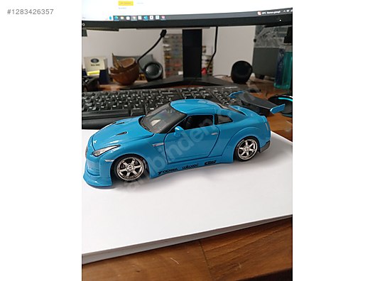 Maisto Diecast Model 1:24 Nissan Araba - 1283426357