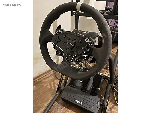 Used & Brand New Items / Gaming & Gamers Exclusive / Gaming Equipment / PC Game Racing Wheels