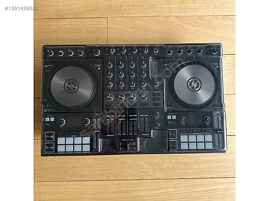 Native Instruments Traktor S4 MK3 + DeckSaver Kapak sahibinden