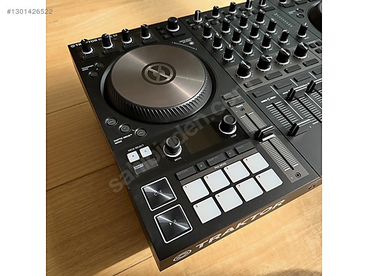 Native Instruments Traktor S4 MK3 + DeckSaver Kapak sahibinden