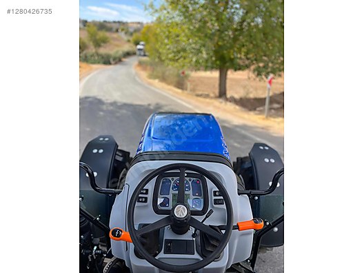 Machinery / Agricultural Machines / Tractors / New Holland / TT60 Classic