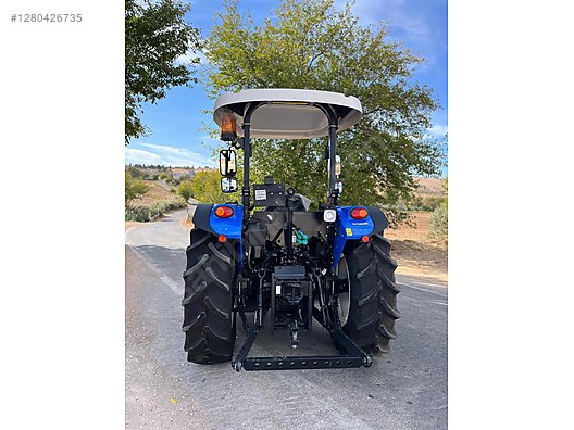 Machinery / Agricultural Machines / Tractors / New Holland / TT60 Classic