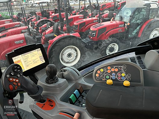 Machinery / Agricultural Machines / Tractors / New Holland / T6.160