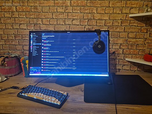 Used & Brand New Items / Computers / Monitors / LED & LCD Monitör