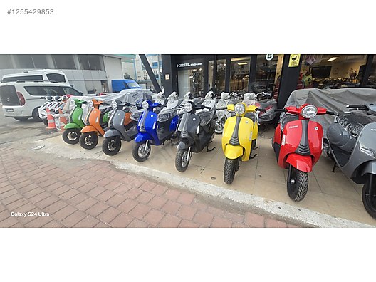 BAYANLARIN YENİ GÖZDESİ GÖZ ALICI RENKLERİYLE MAĞAZAMIZDA. #1255429853