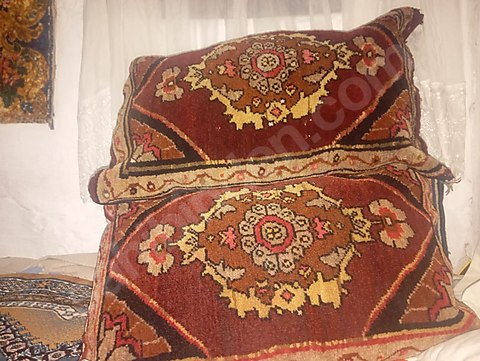 Antika doldurma yastıklar