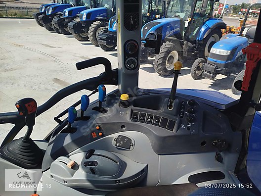 Machinery / Agricultural Machines / Tractors / New Holland / TR5.115