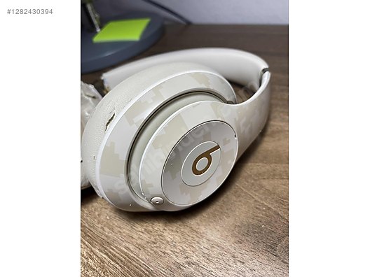 Used & Brand New Items / Cell Phones & Accessories / Accessories / Bluetooth Headphones