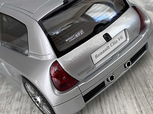 Renault Clio V6 1/18 スケールモデル Diecast model cars Renault Clio V6 1/18 Universal Hobbies V6 red
