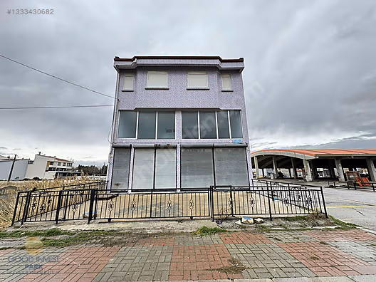OSMANGAZİ'DE GENİŞ CEPHELİ / 150 m² ASMA KATLI KİRALIK DÜKKAN