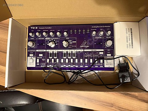 Behringer TD-3 Analog Bass Line Synthesizer Sıfır Ayarında