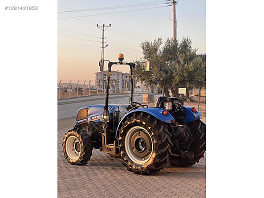 Machinery / Agricultural Machines / Tractors / New Holland / TD4.100F