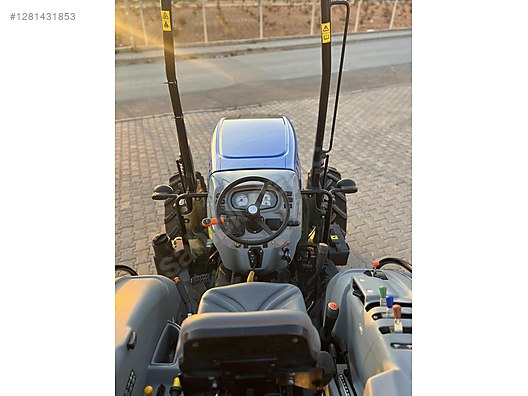 Machinery / Agricultural Machines / Tractors / New Holland / TD4.100F