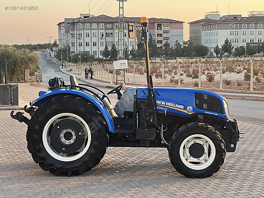 Machinery / Agricultural Machines / Tractors / New Holland / TD4.100F