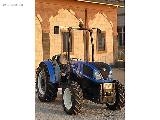 Machinery / Agricultural Machines / Tractors / New Holland / TD4.100F