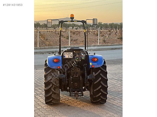 Machinery / Agricultural Machines / Tractors / New Holland / TD4.100F