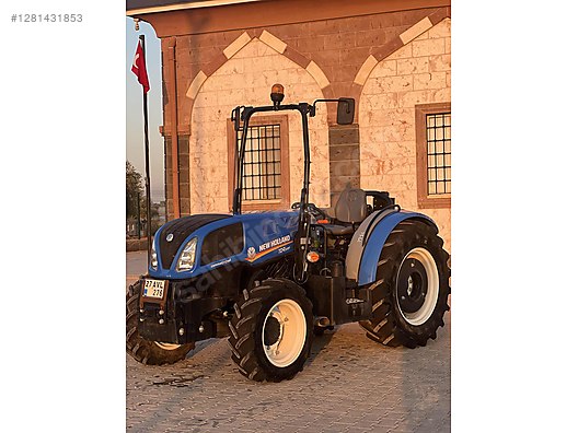 Machinery / Agricultural Machines / Tractors / New Holland / TD4.100F