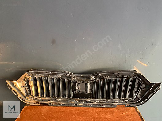 SKODA OCTAVİA ÖN PANJUR KROMLU AZ HASARLI ÇIKMA 5E0853651 - İlan