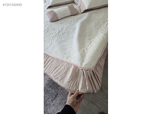 Used & Brand New Items / Home Decor / Home Textiles / Bedspread