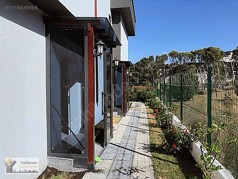 Firizköyde ful göl manzaralı 6+2 300 m2 sıfır villa
