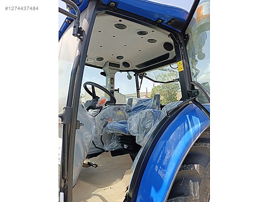 Machinery / Agricultural Machines / Tractors / New Holland / TD5.90