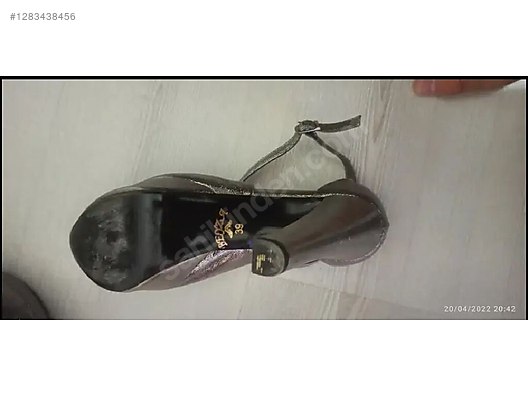 Used & Brand New Items / Clothing & Accessories / Women / Shoes / Classic Heels