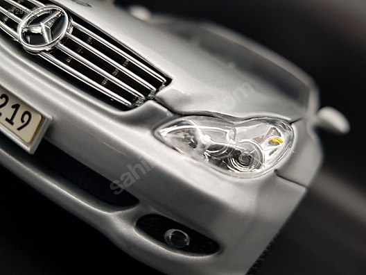 İNDİRİM*** 1/18 die-cast Mercedes-Benz CLS Class 2005 on