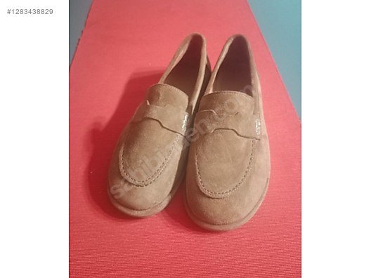 Used & Brand New Items / Clothing & Accessories / Women / Shoes / Flat Shoes