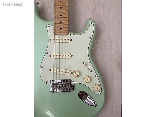 Fender strat deals in surf green