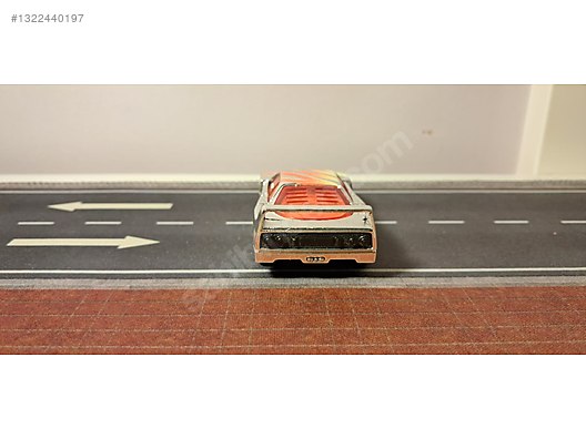 Hot Wheels Diecast Model 1:64 Ferrari Araba - 1322440197