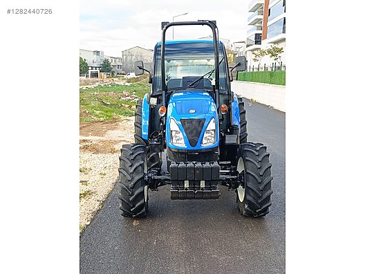 Machinery / Agricultural Machines / Tractors / New Holland / TD4.65B