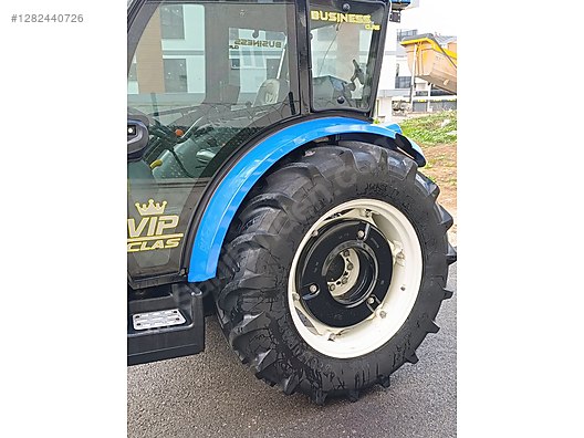 Machinery / Agricultural Machines / Tractors / New Holland / TD4.65B