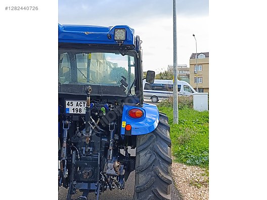 Machinery / Agricultural Machines / Tractors / New Holland / TD4.65B