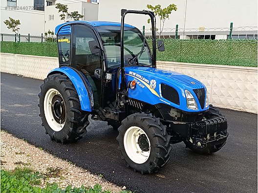 Machinery / Agricultural Machines / Tractors / New Holland / TD4.65B