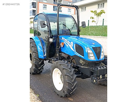 Machinery / Agricultural Machines / Tractors / New Holland / TD4.65B