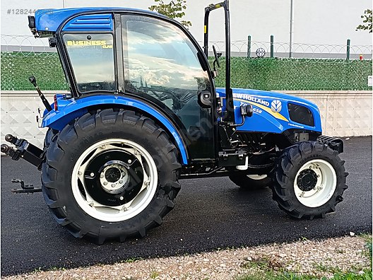 Machinery / Agricultural Machines / Tractors / New Holland / TD4.65B