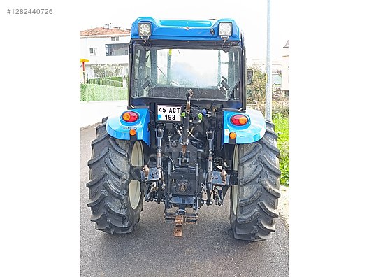 Machinery / Agricultural Machines / Tractors / New Holland / TD4.65B