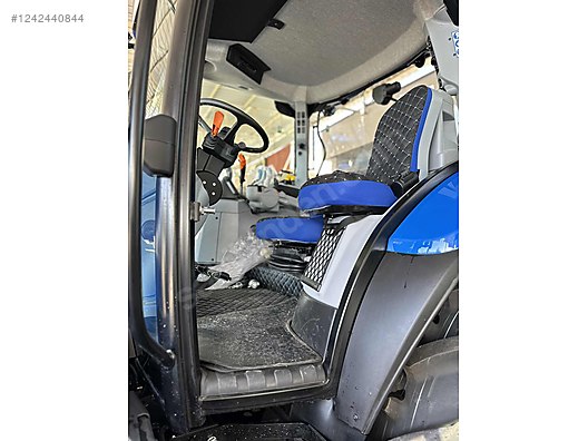 TR6.125S 2024 New Holland