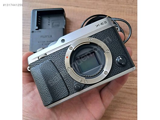 3HITS 2CWORKS 1/6 従軍カメラマン クリス 3H001 Aynasız / Fujifilm / X-E3 / Fujifilm X-E3 24 MP Digital Camera