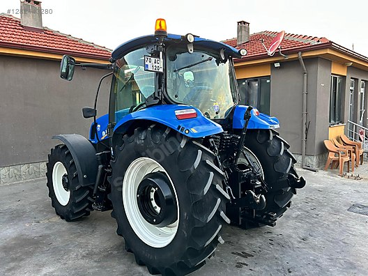 Machinery / Agricultural Machines / Tractors / New Holland / TR6.120