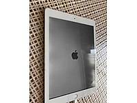 Apple iPad 6 Tablet (32 GB)